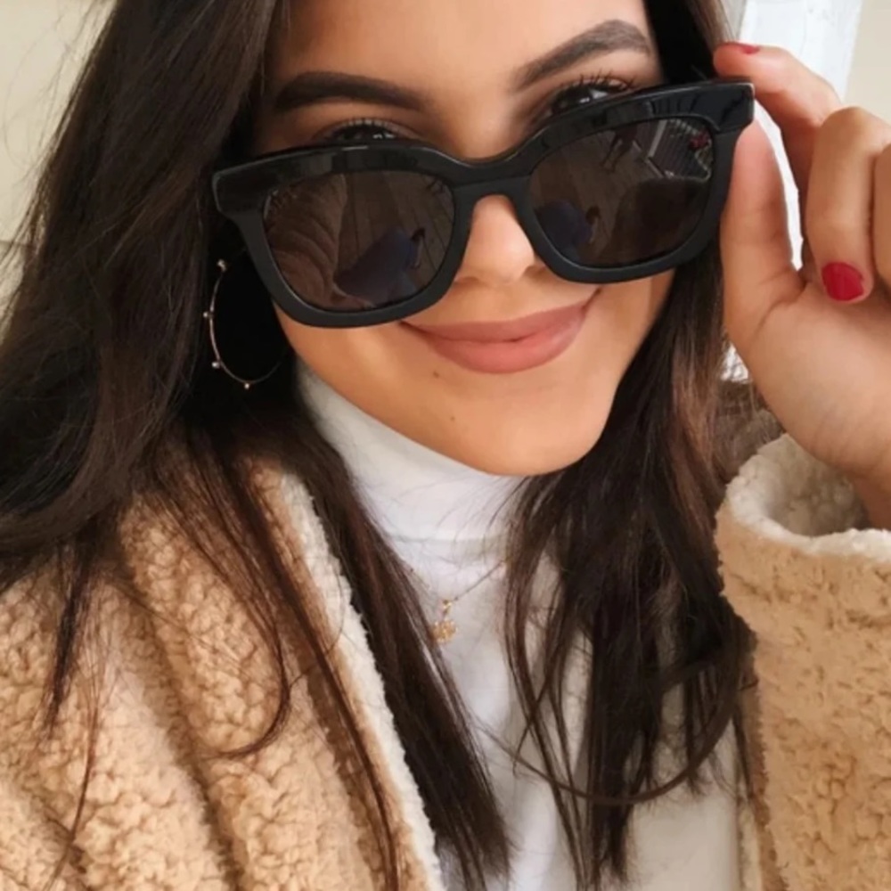 Diff eyewear Nora polarized sunglasses with Case